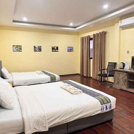 Yula Hotel Thatluang 万象 外观 照片