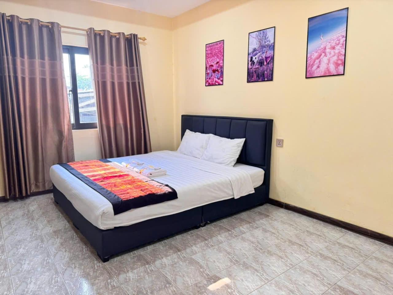Yula Hotel Thatluang 万象 外观 照片