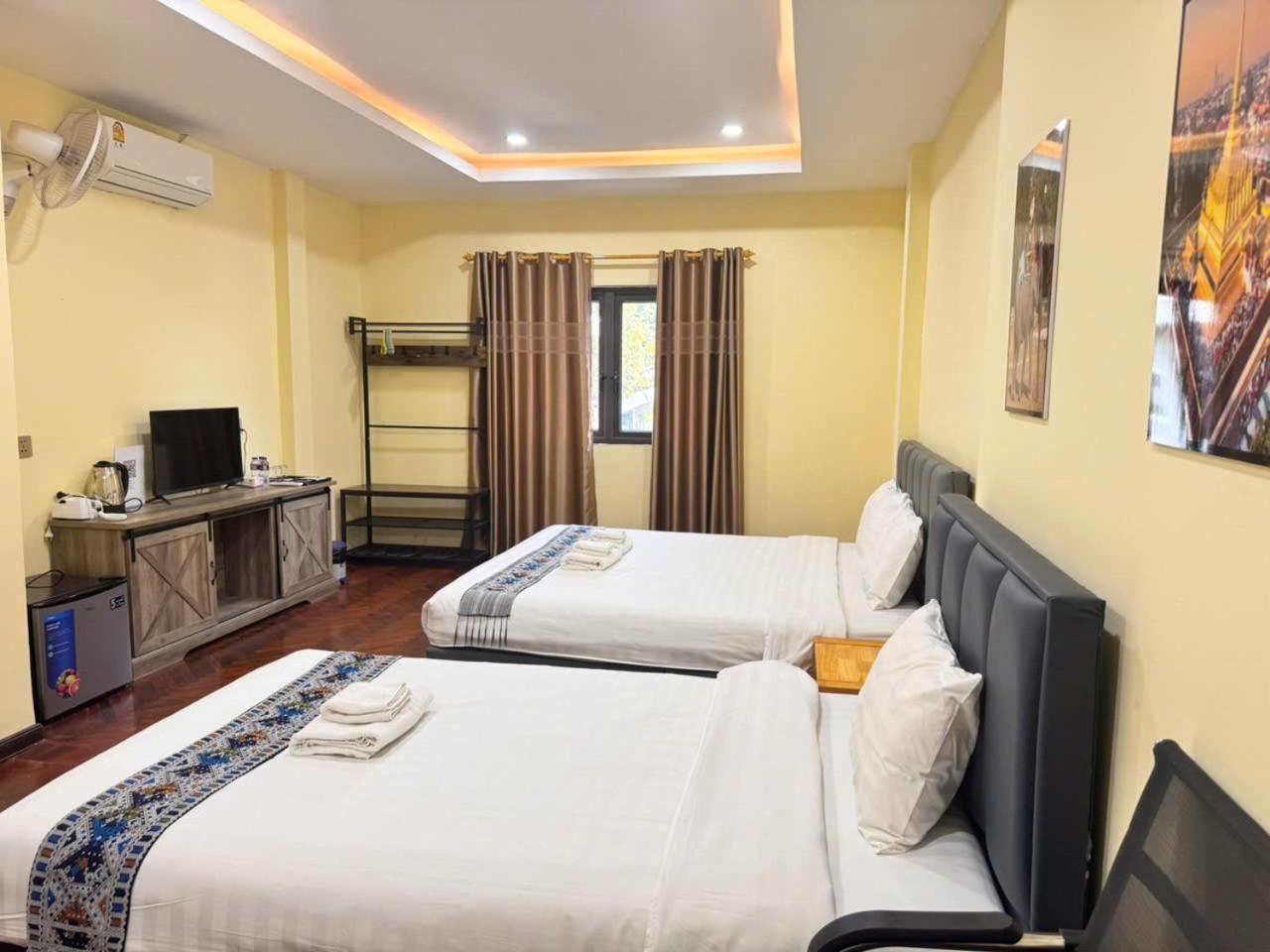 Yula Hotel Thatluang 万象 外观 照片
